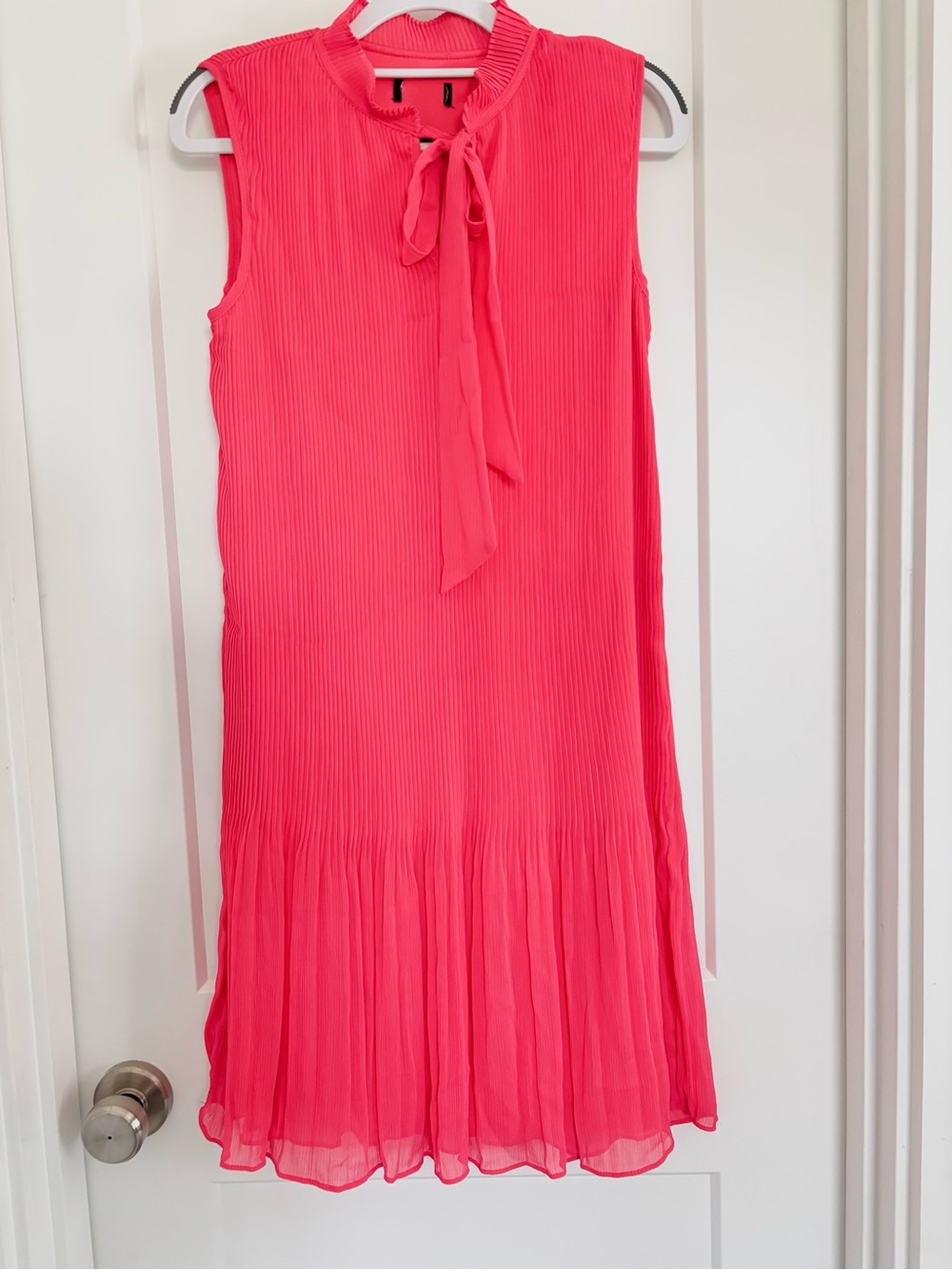 Women's Pink Pleated Sleeveless Tie Neck Vintage style Dress